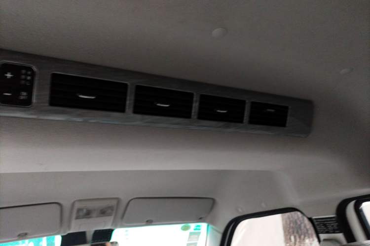 Used Jinbei New Hiace S 2019 1.6L Van Business Edition China VI SWD16M Headliner
