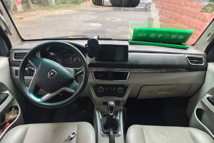 Used Jinbei New Hiace S 2019 1.5L Van Wealth Edition China VI SWC15M Interior 2