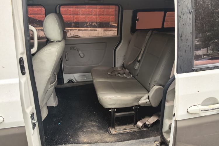 Used Jinbei New Hiace S 2019 1.5L Van Wealth Edition China VI SWC15M Interior 4