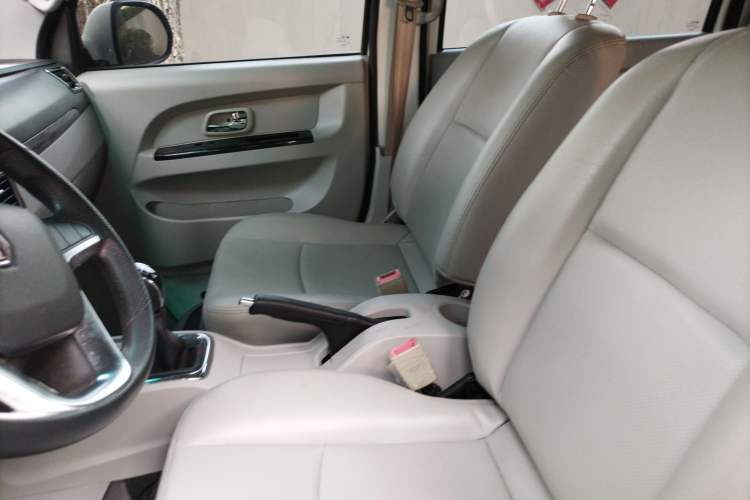 Used Jinbei New Hiace S 2019 1.6L Van Business Edition China VI SWD16M Left Front Seat