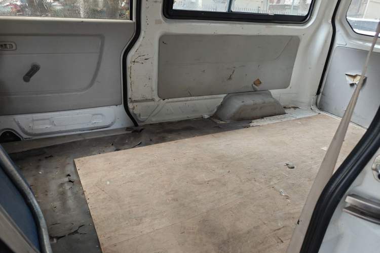 Used Jinbei New Hiace S 2019 1.6L Wealth Edition 6-Seater China VI SWD16M Left Rear Seat