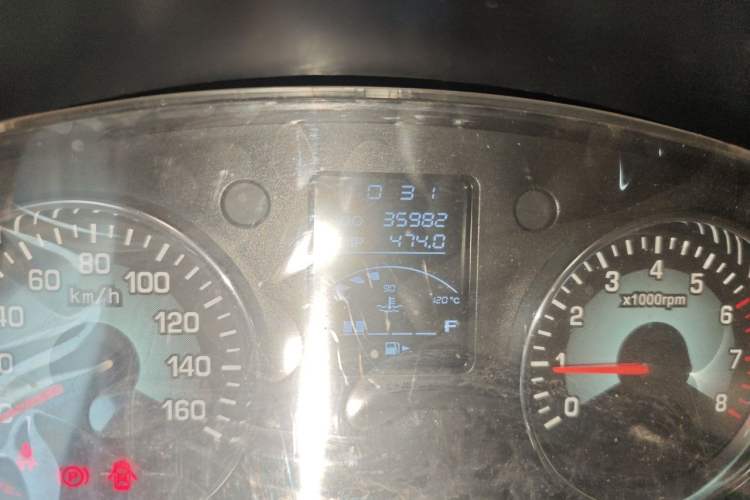 Used Jinbei New Hiace S 2019 1.5L Van Wealth Edition China VI SWC15M Odometer Close Up
