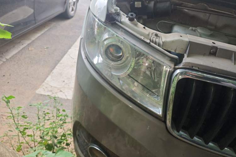 Used Jinbei New Hiace S 2019 1.5L Van Wealth Edition China VI SWC15M Right Front Headlight