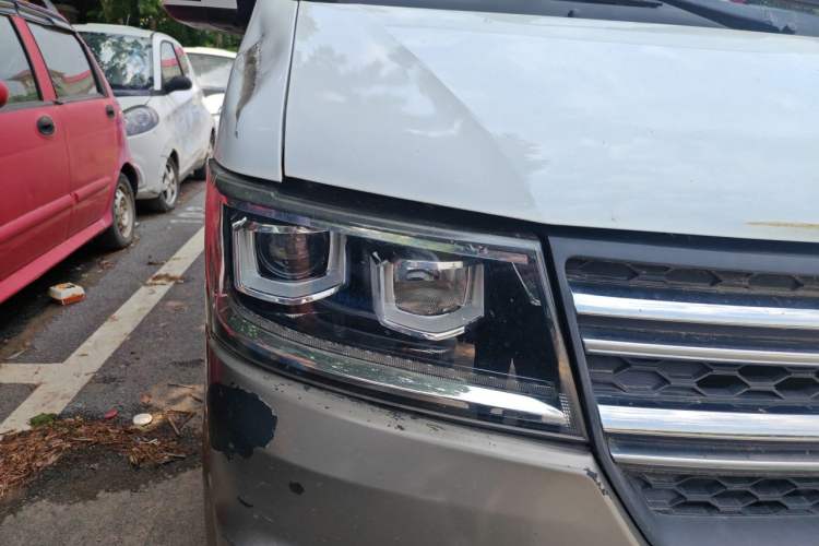 Used Jinbei New Hiace S 2019 1.5L Van Wealth Edition China VI SWC15M Right Front Headlight