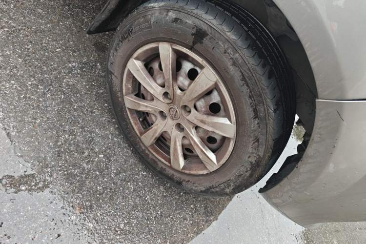 Used Jinbei New Hiace S 2019 1.5L Van Wealth Edition China VI SWC15M Right Front Wheel Hub