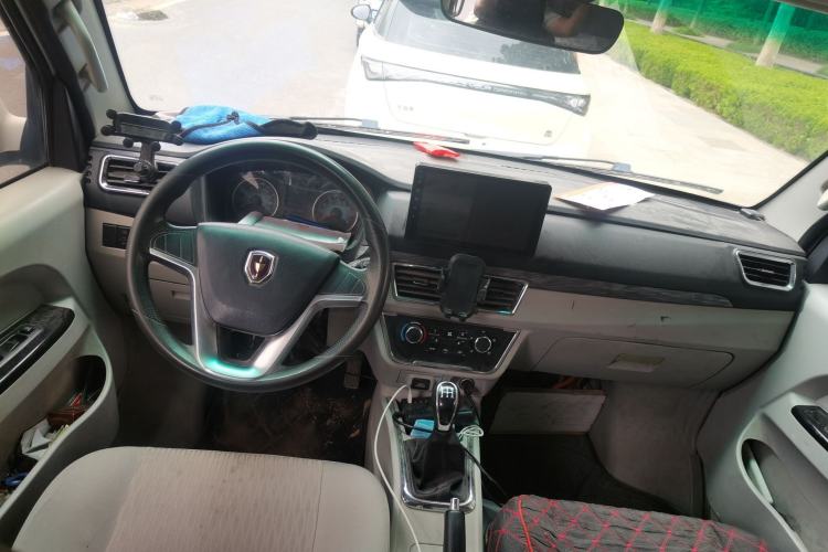 Used Jinbei New Hiace S 2021 1.5L Wealth Model Non-Air-Conditioned Version National VI Standard SWC15M Center Console