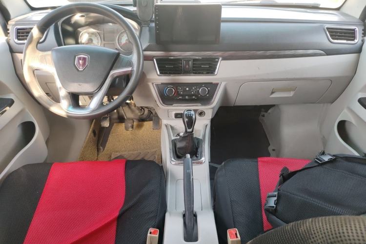 Used Jinbei New Hiace S 2021 1.6L Business Van Non-Air-Conditioned Version China VI Standard SWD16M Center Console