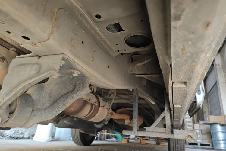 Used Jinbei New Hiace S 2021 1.5L Wealth Central Air-Conditioned Bus China VI Standard Model SWC15M Chassis Front Left