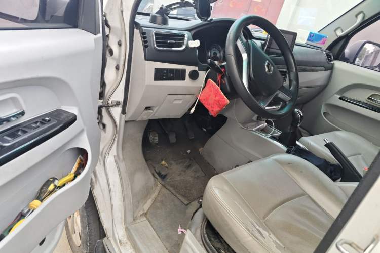 Used Jinbei New Hiace S 2021 1.6L Business Central Air-Conditioned Van China VI Standard SWD16M Driver Seat