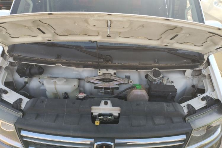 Used Jinbei New Hiace S 2021 1.6L Business Van Non-Air-Conditioned Version China VI Standard SWD16M Engine Bay