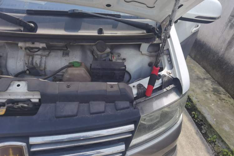 Used Jinbei New Hiace S 2021 1.6L Business Central Air-Conditioned Coach China VI Standard SWD16M Engine Bay Left