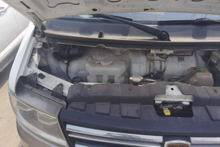 Used Jinbei New Hiace S 2021 1.6L Business Central Air-Conditioned Coach China VI Standard SWD16M Engine Bay Right