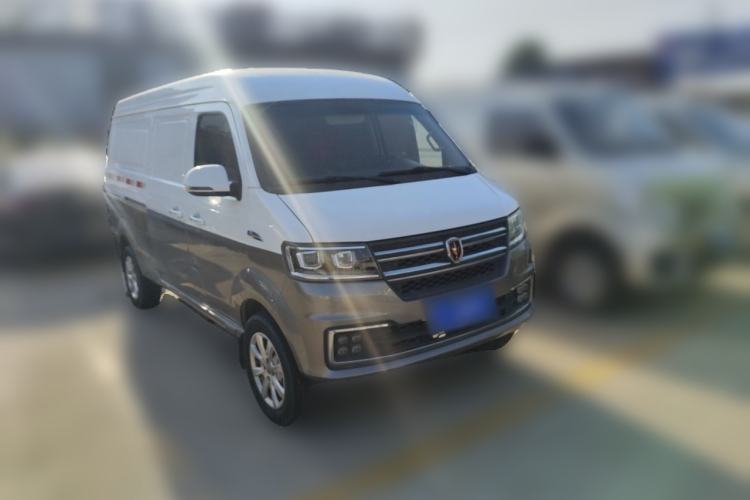 Used Jinbei New Hiace S 2021 1.6L Business Van Non-Air-Conditioned Version China VI Standard SWD16M Front Right 45 Deg