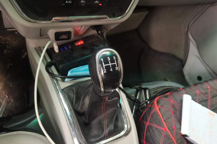 Used Jinbei New Hiace S 2021 1.5L Wealth Model Non-Air-Conditioned Version National VI Standard SWC15M Gear Lever