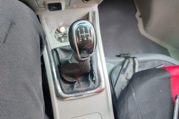 Used Jinbei New Hiace S 2021 1.6L Business Van Non-Air-Conditioned Version China VI Standard SWD16M Gear Lever