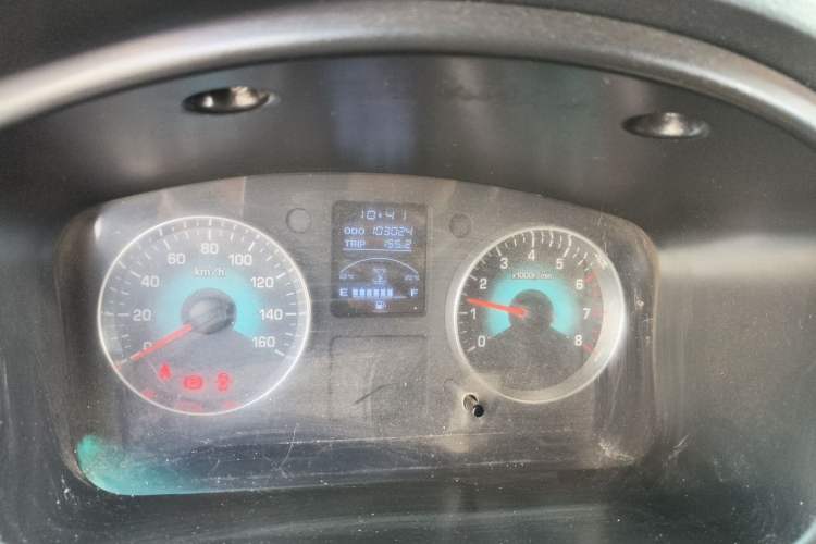 Used Jinbei New Hiace S 2021 1.6L Wealth Central Air-Conditioned Van China VI Standard SWD16M Odometer Close Up
