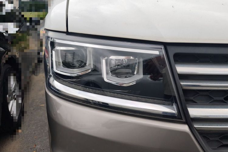 Used Jinbei New Hiace S 2021 1.5L Wealth Central Air-Conditioned Bus China VI Standard Model SWC15M Right Front Headlight