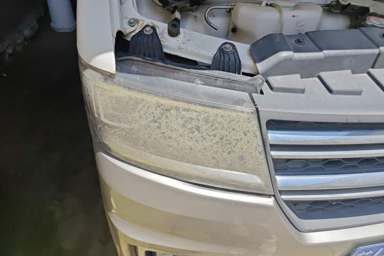 Used Jinbei New Hiace S 2021 1.5L Wealth Central Air-Conditioned Bus China VI Standard Model SWC15M Right Front Headlight