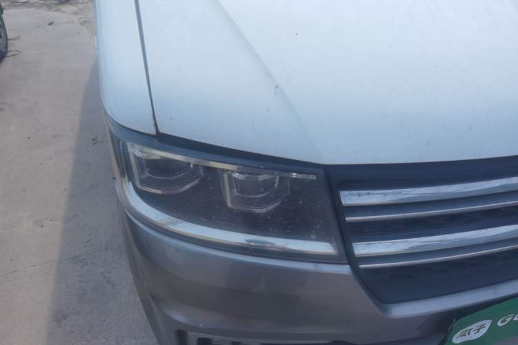 Used Jinbei New Hiace S 2021 1.6L Business Central Air-Conditioned Coach China VI Standard SWD16M Right Front Headlight