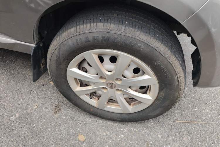 Used Jinbei New Hiace S 2021 1.5L Wealth Central Air-Conditioned Bus China VI Standard Model SWC15M Right Front Wheel Hub