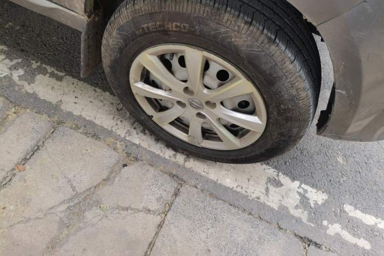 Used Jinbei New Hiace S 2021 1.5L Wealth Model Non-Air-Conditioned Version National VI Standard SWC15M Right Front Wheel Hub