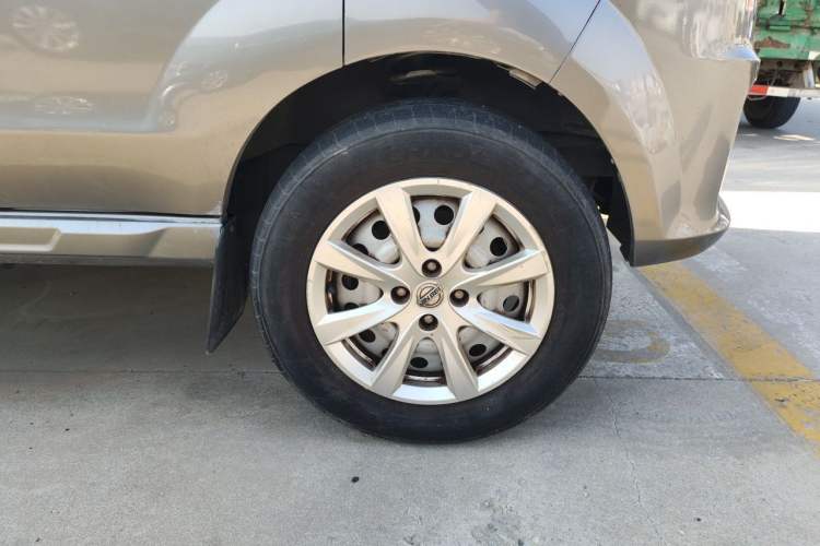 Used Jinbei New Hiace S 2021 1.6L Business Van Non-Air-Conditioned Version China VI Standard SWD16M Right Front Wheel Hub