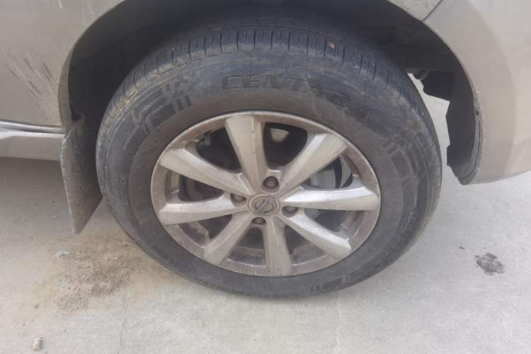 Used Jinbei New Hiace S 2021 1.6L Business Central Air-Conditioned Coach China VI Standard SWD16M Right Front Wheel Hub
