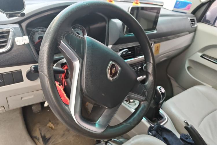 Used Jinbei New Hiace S 2021 1.6L Business Central Air-Conditioned Van China VI Standard SWD16M Steering Wheel