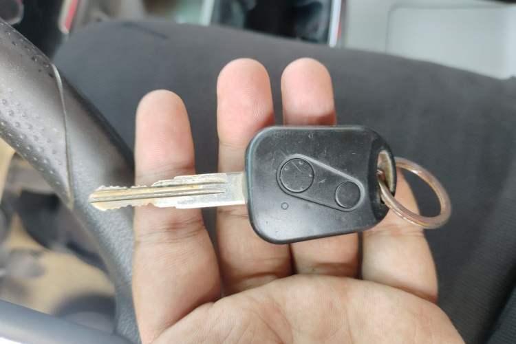 Used Jinbei New Hiace S 2021 1.6L Business Van Non-Air-Conditioned Version China VI Standard SWD16M Vehicle Key