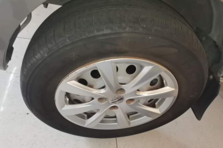Used Jinbei New Hiace S 2021 1.5L Wealth Central Air-Conditioned Bus China VI Standard Model SWC15M Left Front Wheel Hub