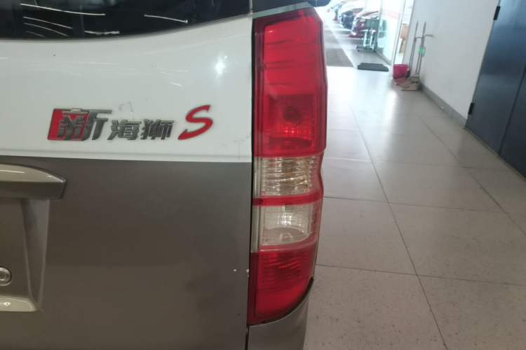 Used Jinbei New Hiace S 2021 1.5L Wealth Central Air-Conditioned Bus China VI Standard Model SWC15M Right Rear Taillight