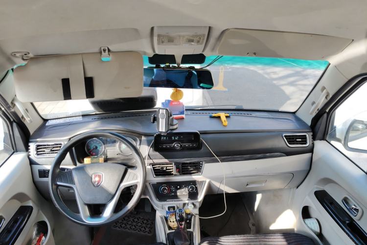 Used Jinbei New Hiace S 2021 1.5L Wealth Model Non-Air-Conditioned Version National VI Standard SWC15M Center Console