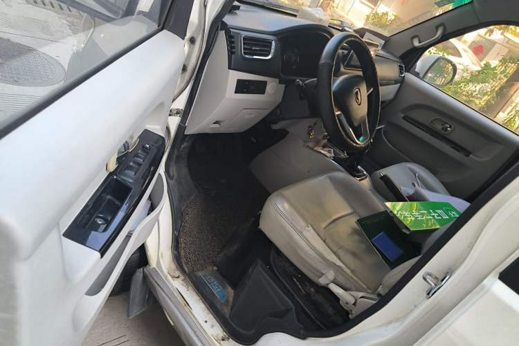 Used Jinbei New Hiace S 2021 1.6L Business Central Air-Conditioned Coach China VI Standard SWD16M Driver Seat