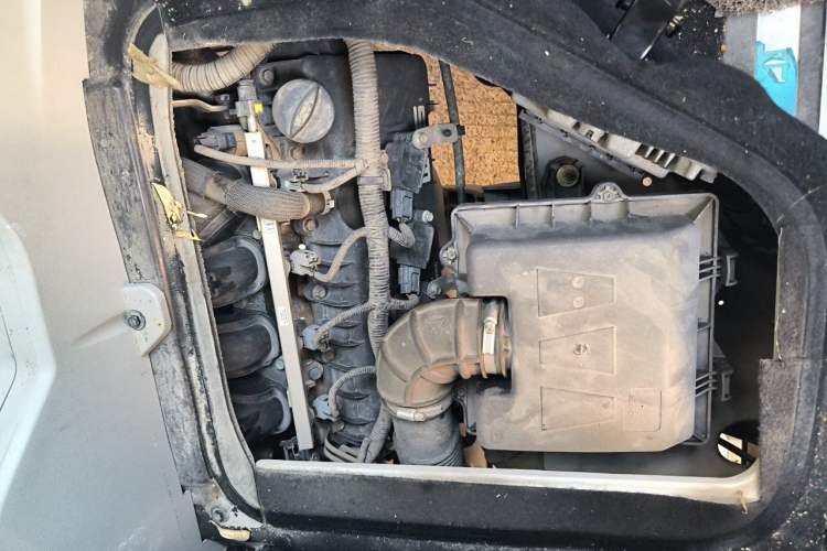 Used Jinbei New Hiace S 2021 1.6L Business Central Air-Conditioned Coach China VI Standard SWD16M Engine Bay Left
