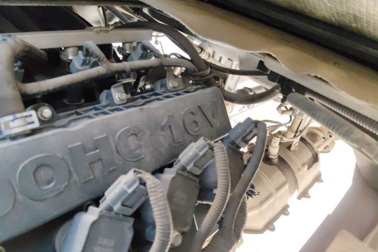 Used Jinbei New Hiace S 2021 1.5L Wealth Model Non-Air-Conditioned Version National VI Standard SWC15M Engine Bay Left