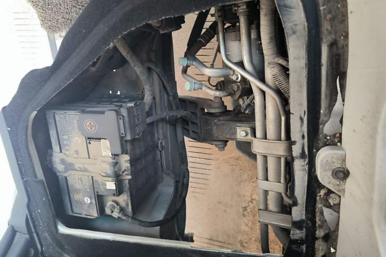 Used Jinbei New Hiace S 2021 1.6L Business Central Air-Conditioned Coach China VI Standard SWD16M Engine Bay Right