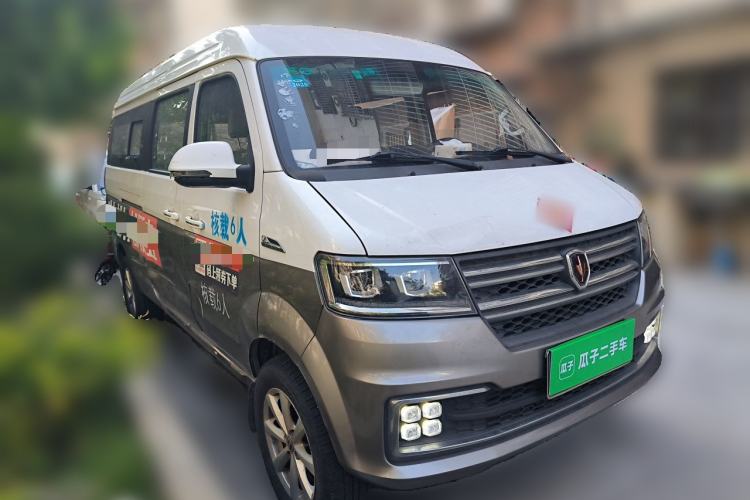 Used Jinbei New Hiace S 2021 1.6L Business Central Air-Conditioned Coach China VI Standard SWD16M Front Right 45 Deg