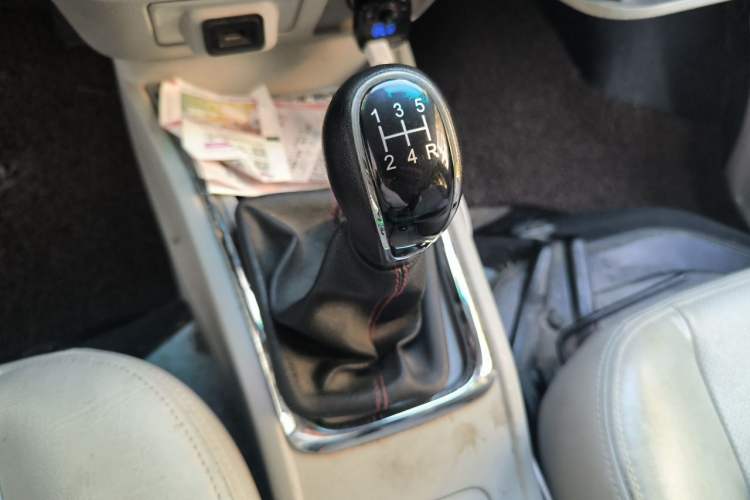 Used Jinbei New Hiace S 2021 1.6L Business Central Air-Conditioned Coach China VI Standard SWD16M Gear Lever