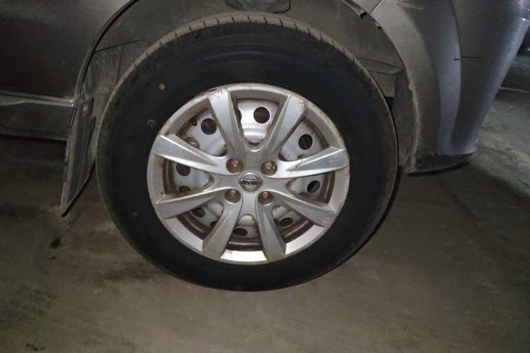 Used Jinbei New Hiace S 2021 1.5L Wealth Van Non-Air-Conditioned Version China VI Standard SWC15M Right Front Wheel Hub
