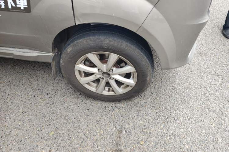 Used Jinbei New Hiace S 2021 1.5L Wealth Central Air-Conditioned Bus China VI Standard Model SWC15M Right Front Wheel Hub