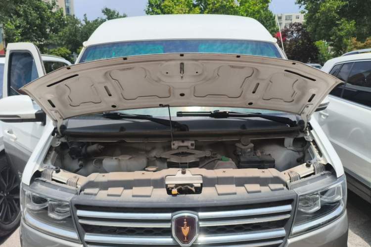 Used Jinbei New Hiace S 2021 1.6L Business Central Air-Conditioned Coach China VI Standard SWD16M Engine Bay