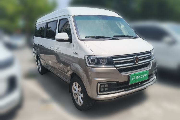 Used Jinbei New Hiace S 2021 1.6L Business Central Air-Conditioned Coach China VI Standard SWD16M Front Right 45 Deg