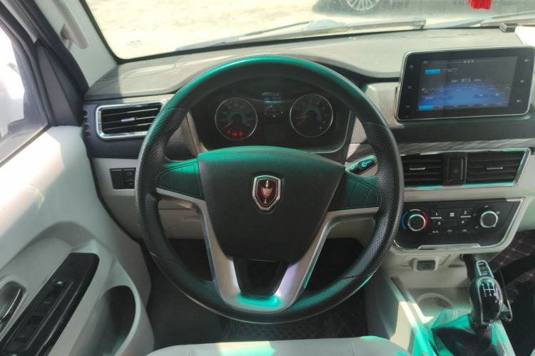 Used Jinbei New Hiace S 2021 1.6L Business Central Air-Conditioned Coach China VI Standard SWD16M Steering Wheel