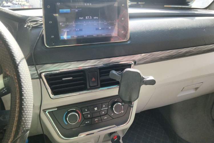 Used Jinbei New Hiace S 2021 1.5L Wealth Model Non-Air-Conditioned Version National VI Standard SWC15M Audio And AC Panel