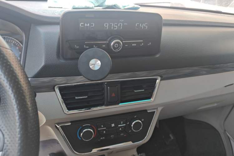 Used Jinbei New Hiace S 2021 1.5L Wealth Model Non-Air-Conditioned Version National VI Standard SWC15M Audio And AC Panel