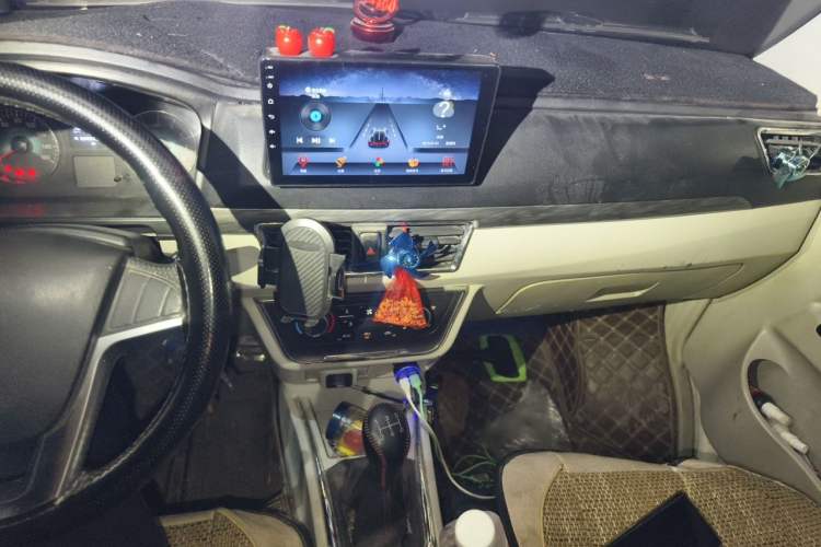 Used Jinbei New Hiace S 2021 1.5L Wealth Central Air-Conditioned Van China VI Standard SWC15M Audio And AC Panel
