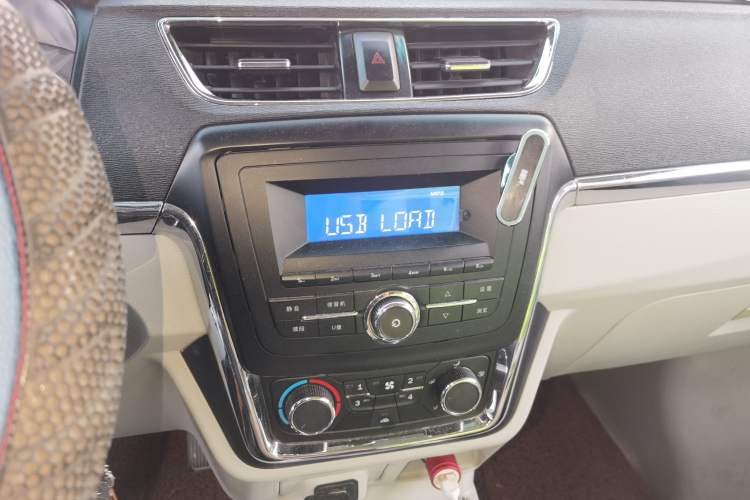 Used Jinbei New Hiace S 2021 1.5L Wealth Van Non-Air-Conditioned Version China VI Standard SWC15M Audio And AC Panel