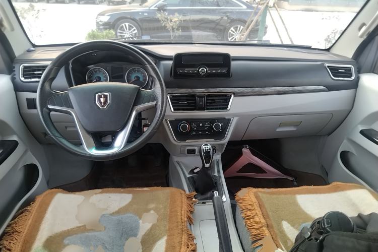 Used Jinbei New Hiace S 2021 1.5L Wealth Model Non-Air-Conditioned Version National VI Standard SWC15M Center Console
