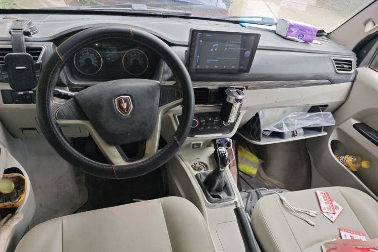 Used Jinbei New Hiace S 2021 1.6L Business Central Air-Conditioned Coach China VI Standard SWD16M Center Console