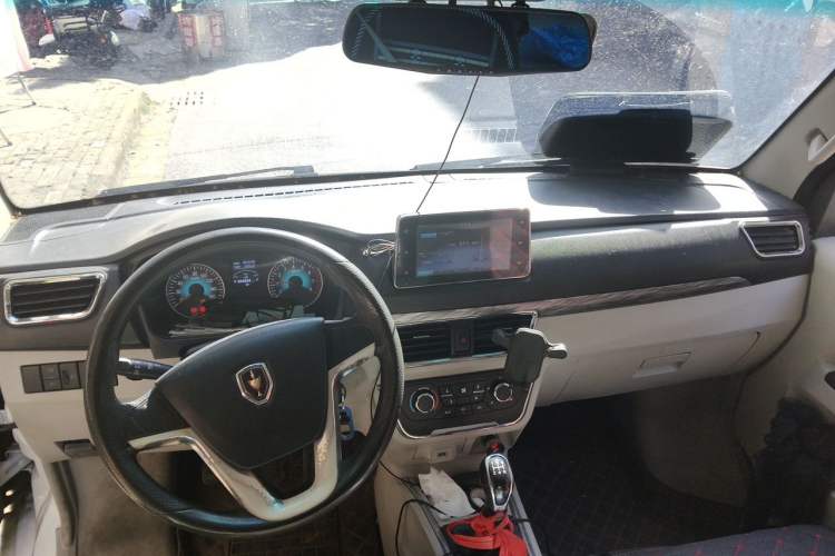 Used Jinbei New Hiace S 2021 1.5L Wealth Model Non-Air-Conditioned Version National VI Standard SWC15M Center Console